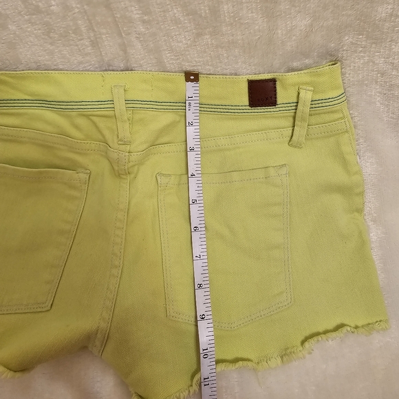 Roxy Denim Stretch Neon Green/Yellow Carnival Raw Hem Frayed Shorts Women's 7 - Picture 8 of 10